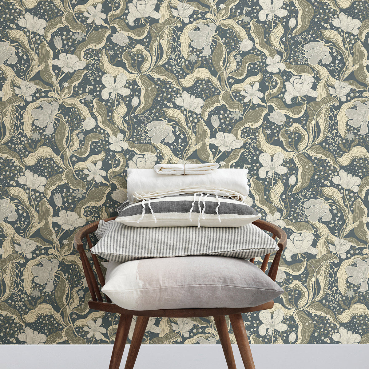 Bodri Tulip Garden Wallpaper wallpaper detail or room view