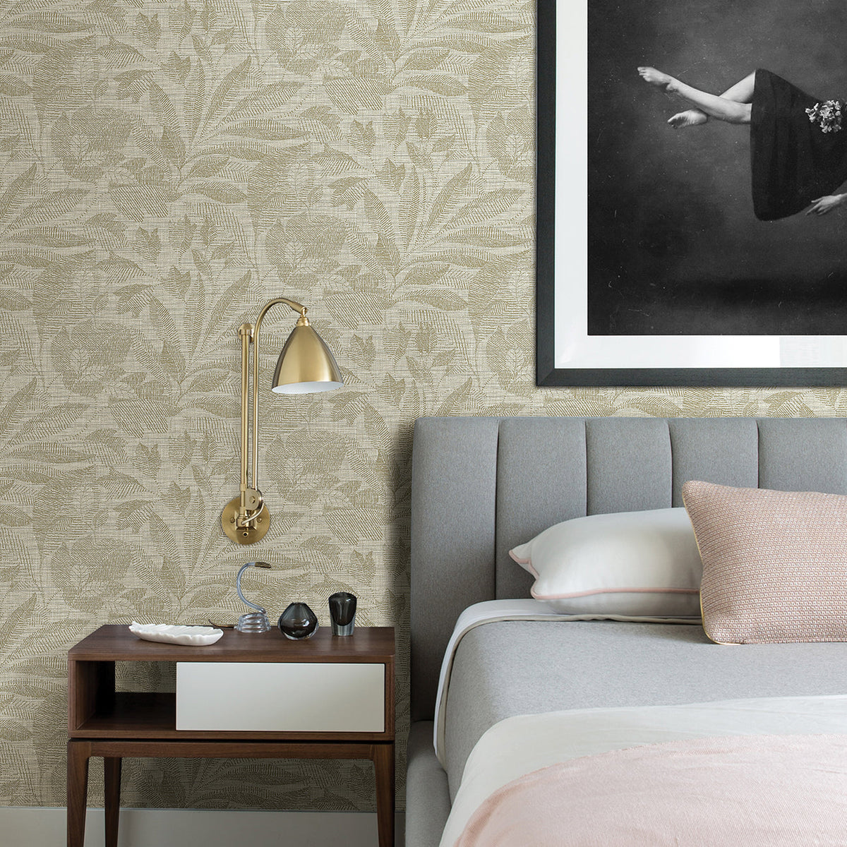 Lei Leaf Wallpaper wallpaper detail or room view