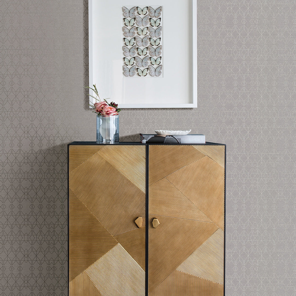 Paititi Diamond Trellis Wallpaper wallpaper detail or room view