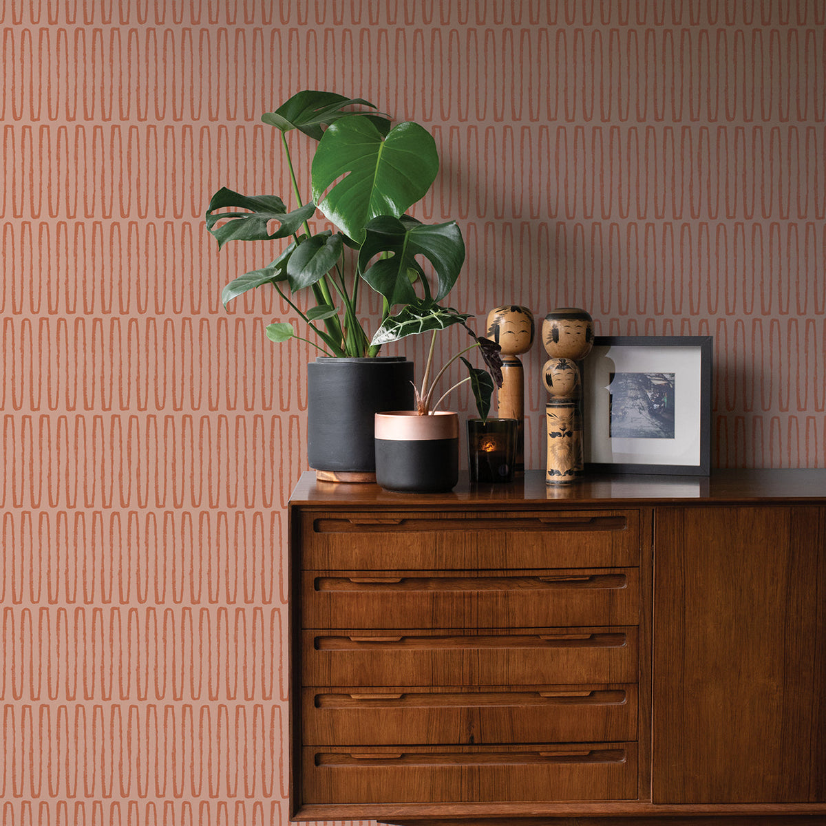 Lars Retro Wave Wallpaper wallpaper detail or room view