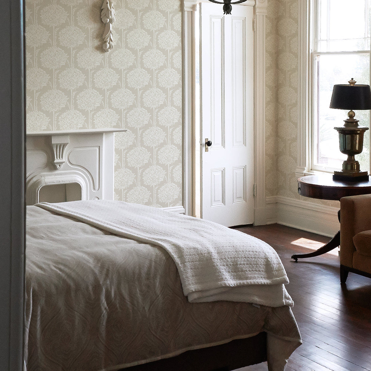 Zaria Topiary Wallpaper wallpaper detail or room view