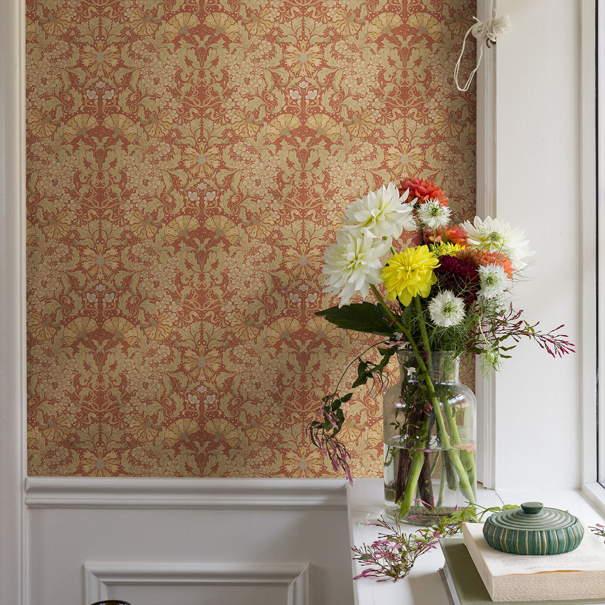 Ojvind Floral Ogee Wallpaper wallpaper detail or room view