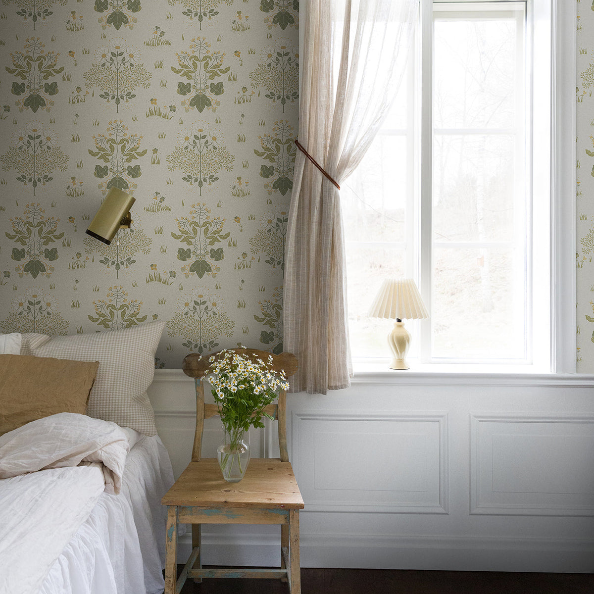 Elda Delicate Daisies Wallpaper wallpaper detail or room view