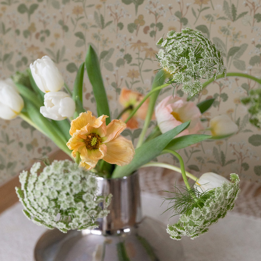 Magdalena Dandelion Wallpaper wallpaper detail or room view