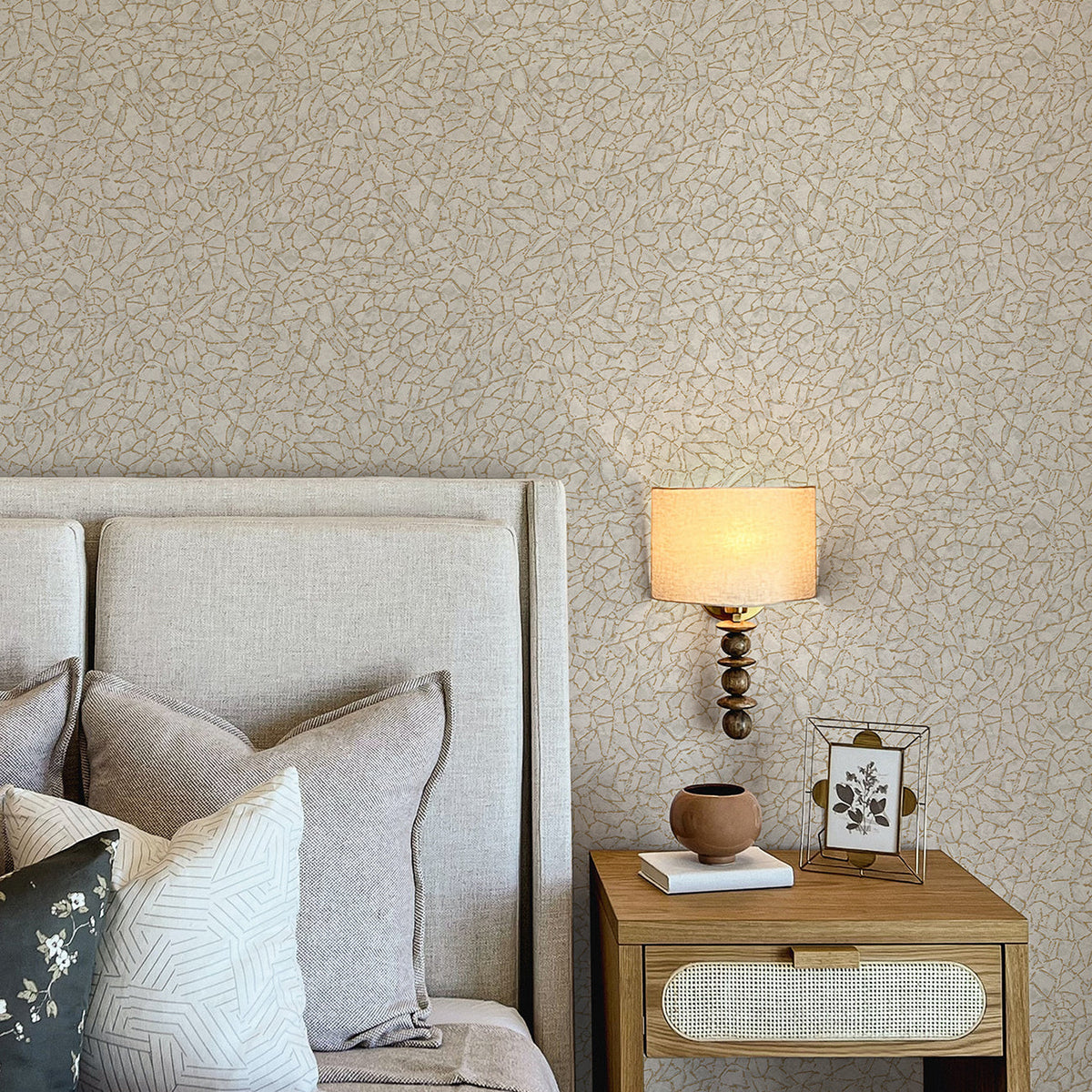 Soma Metallic Crackling Wallpaper wallpaper detail or room view