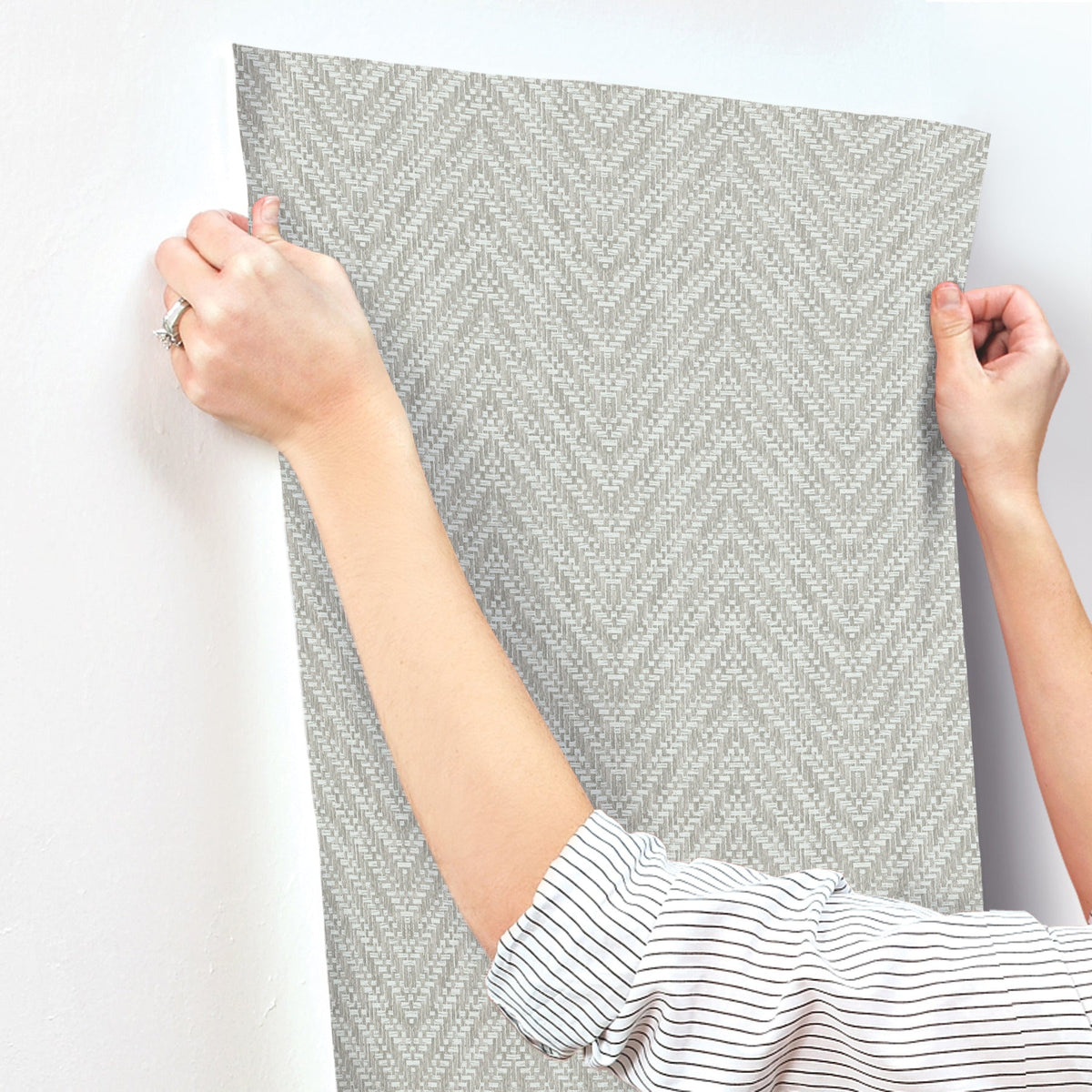 Glynn Chevron Wallpaper wallpaper detail or room view
