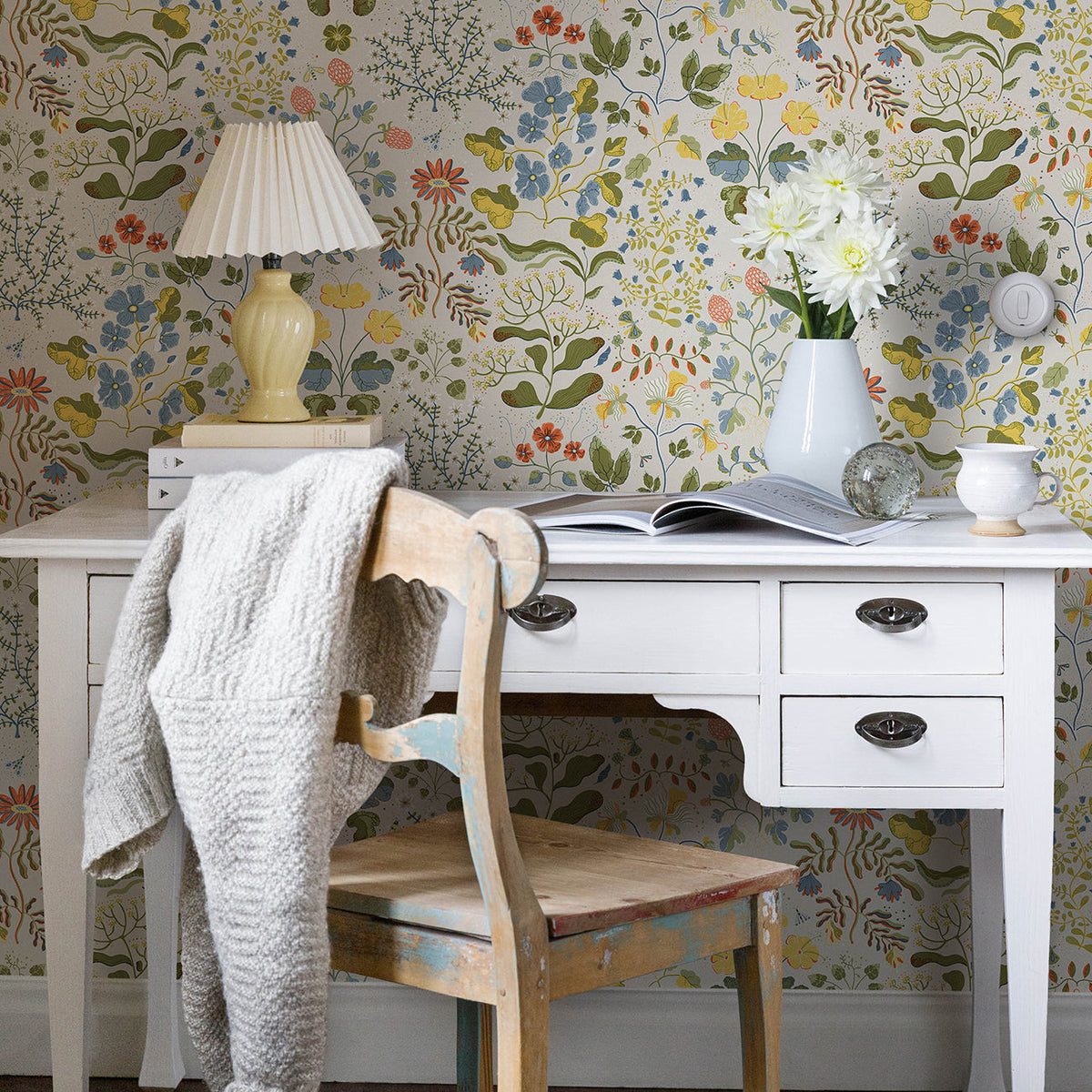Groh Floral Wallpaper wallpaper detail or room view