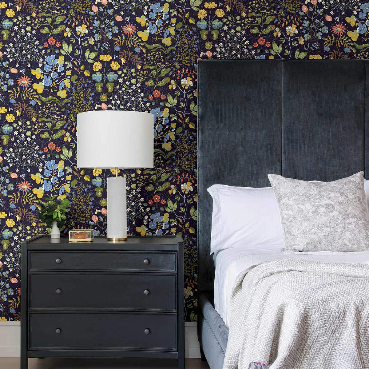 Groh Floral Wallpaper wallpaper detail or room view