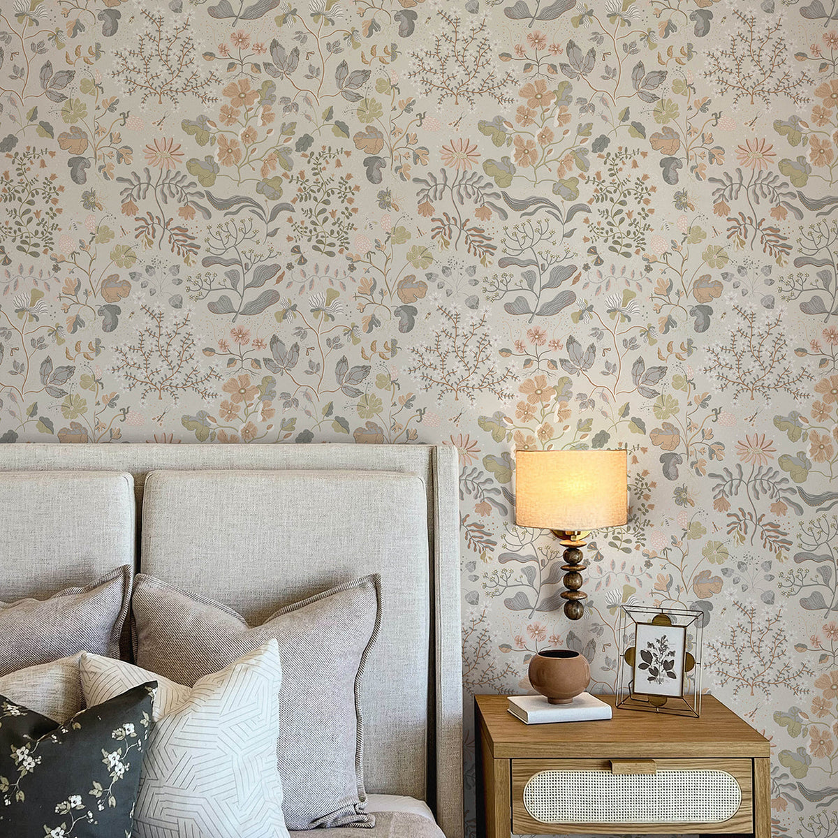 Groh Floral Wallpaper wallpaper detail or room view