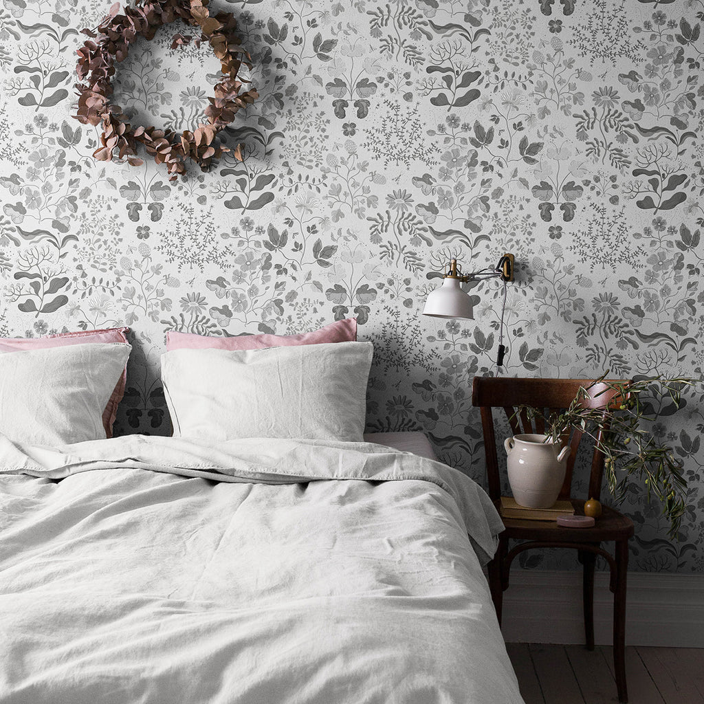Groh Floral Wallpaper wallpaper detail or room view