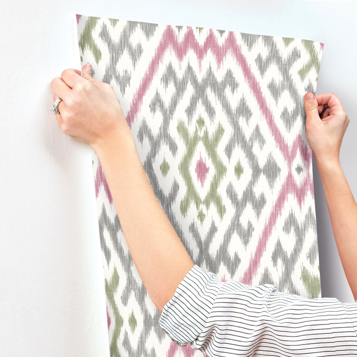 Solola Ikat Wallpaper wallpaper detail or room view