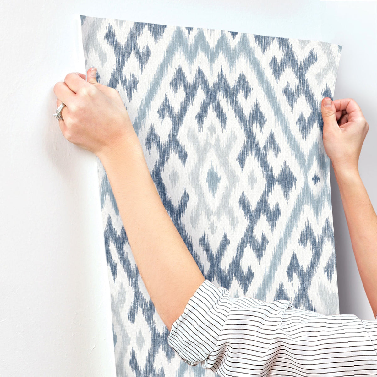 Solola Ikat Wallpaper wallpaper detail or room view