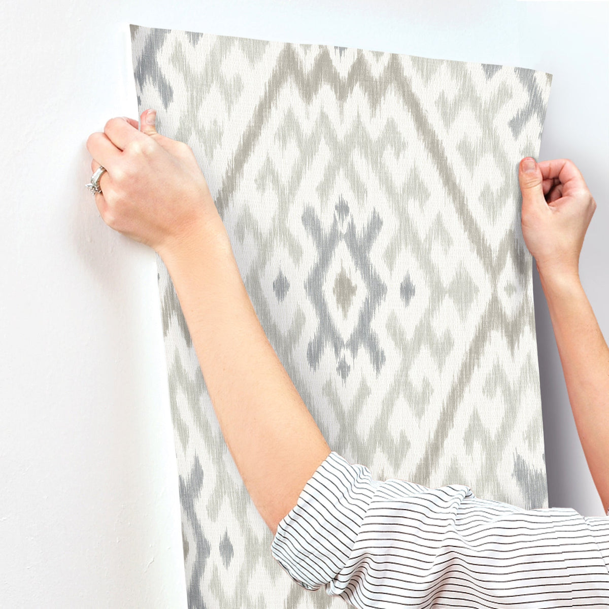 Solola Ikat Wallpaper wallpaper detail or room view