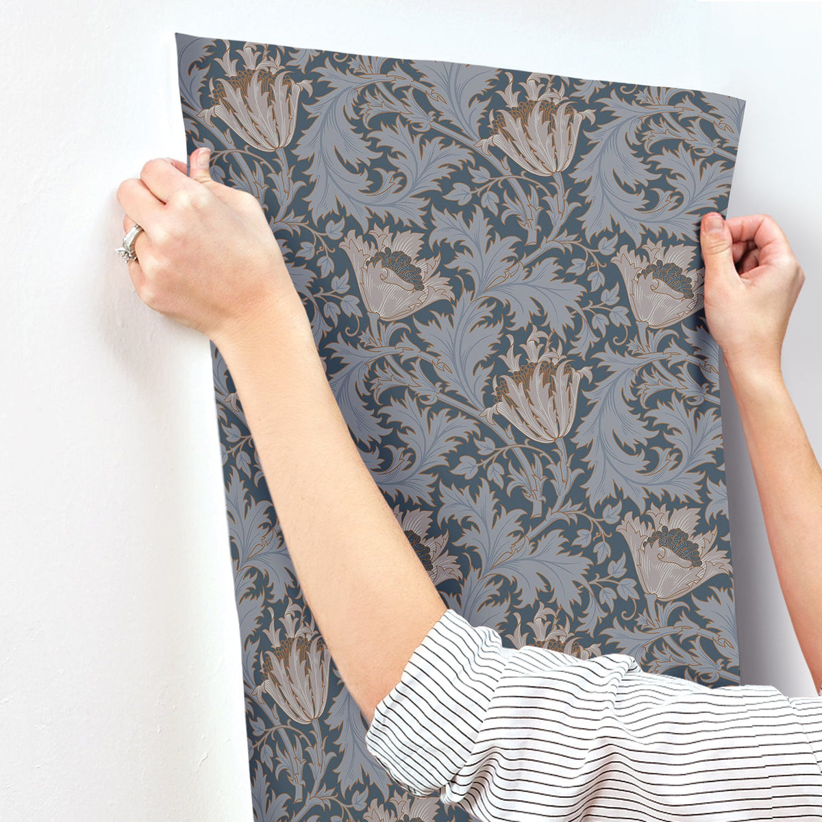 Anemone Floral Trail Wallpaper wallpaper detail or room view