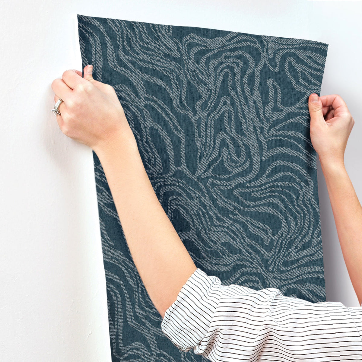 Massar Modern Marbled Wallpaper wallpaper detail or room view