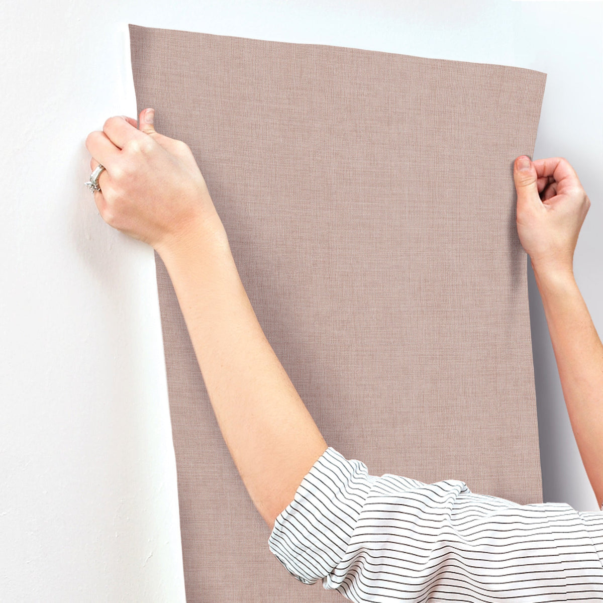 Alba Open Weave Wallpaper wallpaper detail or room view